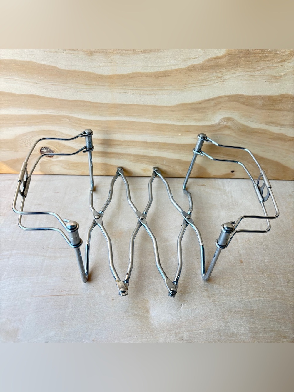 VTG Stainless Steel Chrome Expandable Trivet Casserole Dish Holder